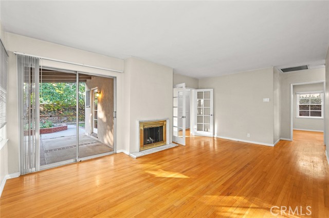 5715 Norwich, Van Nuys CA: https://media.crmls.org/medias/9d3d7d8b-0117-4211-8419-684f61b804b0.jpg