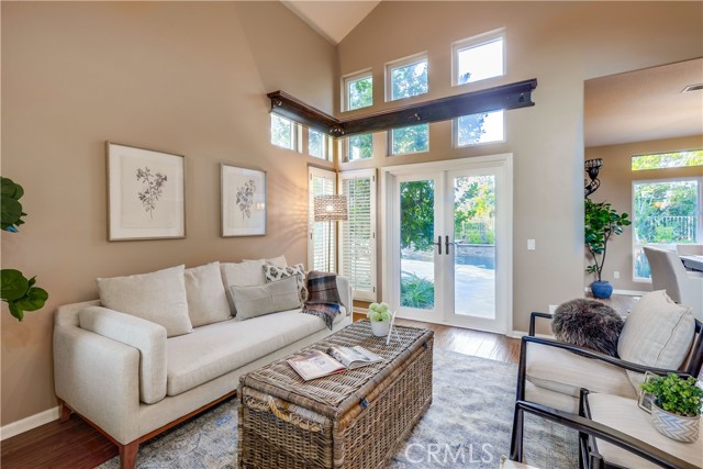 4 Sugarpine Drive, Trabuco Canyon CA: https://media.crmls.org/medias/9d3e18f1-183a-4b22-9fc6-2835fad3bd7d.jpg