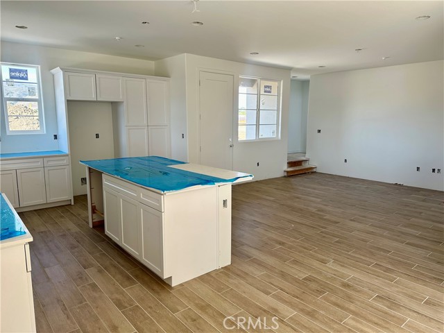 Detail Gallery Image 6 of 7 For 212 Kitty Hawk Ct, San Luis Obispo,  CA 93401 - 3 Beds | 2/1 Baths