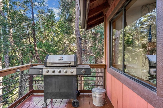 Detail Gallery Image 30 of 46 For 24166 Cresta, Crestline,  CA 92325 - 4 Beds | 3 Baths