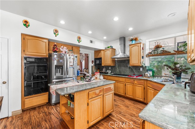3410 Genoa Place, Palmdale CA: https://media.crmls.org/medias/9d3ed1bf-594f-4cbf-afa3-9d8bdccc434f.jpg