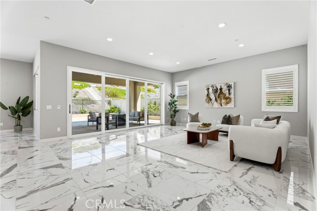 Detail Gallery Image 11 of 75 For 17721 Ridgeline Ct, Saugus,  CA 91350 - 4 Beds | 4 Baths