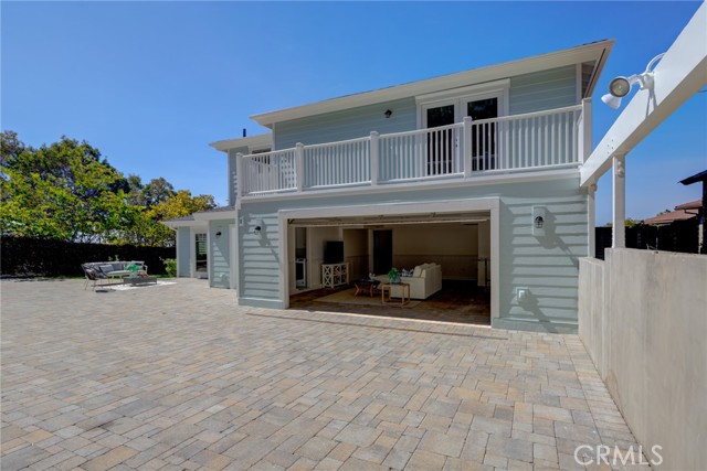 2704 El Oeste Drive, Hermosa Beach, California 90254, 4 Bedrooms Bedrooms, ,3 BathroomsBathrooms,Residential,Sold,El Oeste,SB21211633