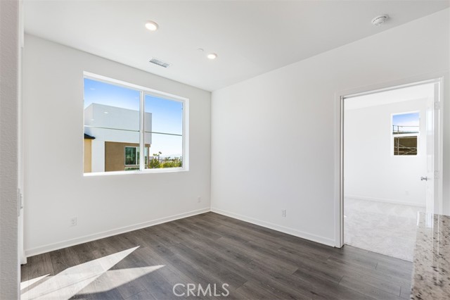 Detail Gallery Image 15 of 18 For 4127 E Circle Paseo #302,  Ontario,  CA 91764 - 2 Beds | 2 Baths