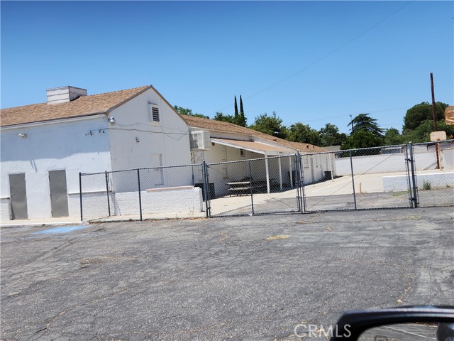 Image 2 of 31 For 1525 Nicolet Street