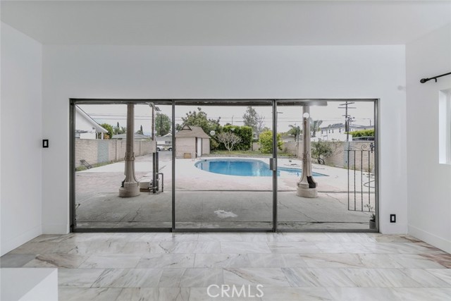 Detail Gallery Image 9 of 44 For 7737 Ethel Ave, North Hollywood,  CA 91605 - 6 Beds | 5 Baths