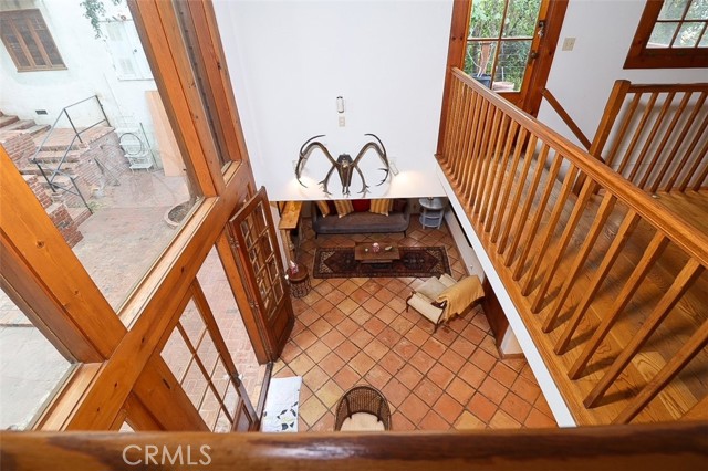 Detail Gallery Image 16 of 36 For 9860 Yoakum Dr, Beverly Hills,  CA 90210 - 1 Beds | 2 Baths