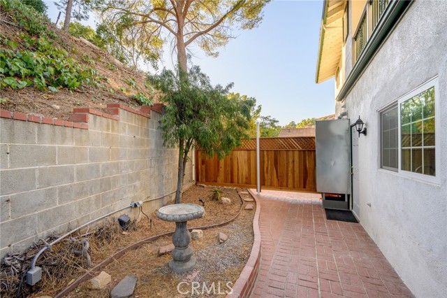 Detail Gallery Image 19 of 21 For 10458 Ditson St, Sunland,  CA 91040 - 2 Beds | 2 Baths