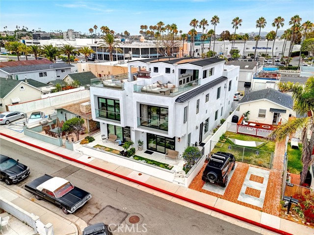506 Clubhouse Avenue, Newport Beach CA: https://media.crmls.org/medias/9d41d0f8-f7fe-41fa-8c46-a1e7571a4672.jpg