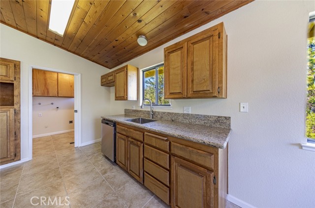 Detail Gallery Image 14 of 42 For 33122 Road 233, North Fork,  CA 93643 - 3 Beds | 2 Baths