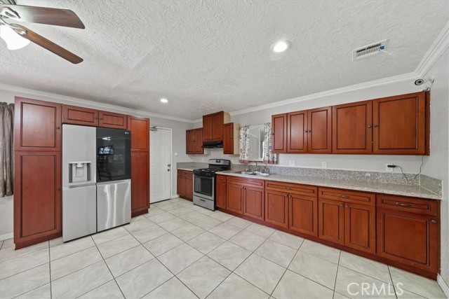 Detail Gallery Image 20 of 49 For 20548 Neuralia Rd, California City,  CA 93505 - 3 Beds | 2 Baths