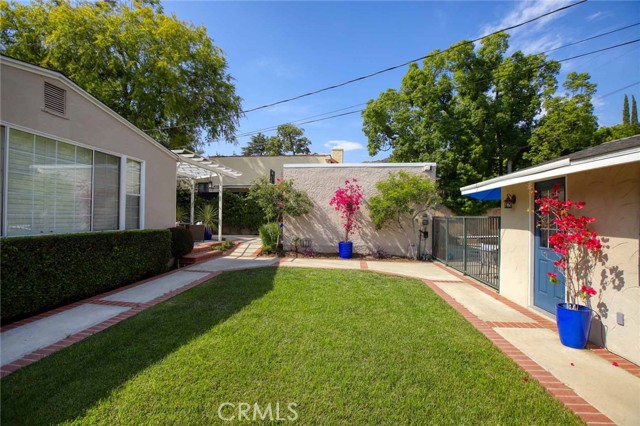 1534 Idlewood Road, Glendale CA: https://media.crmls.org/medias/9d431c62-4d31-443e-bdc7-af4a3c4ca7ad.jpg