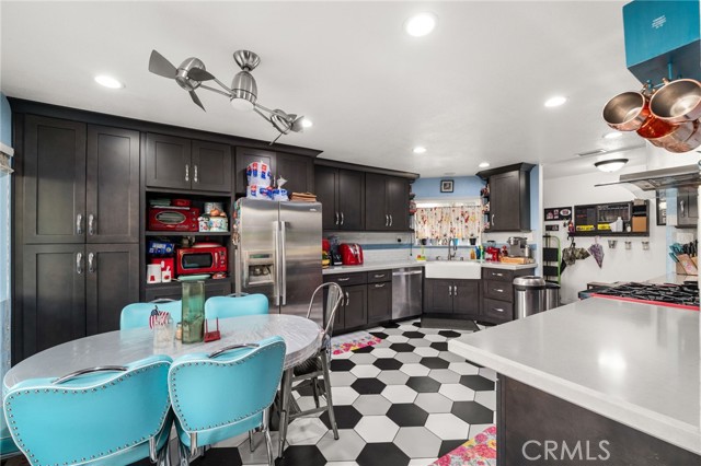 Detail Gallery Image 4 of 21 For 9438 Lomita, Rancho Cucamonga,  CA 91701 - 3 Beds | 2 Baths