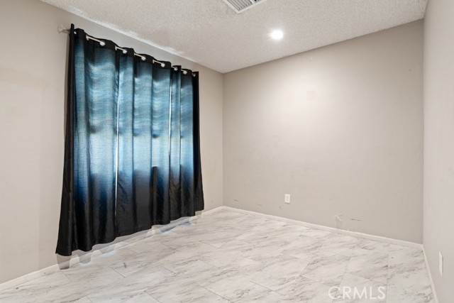 2235 W Avenue K14, Lancaster CA: https://media.crmls.org/medias/9d452e20-382a-45fb-a79d-2d2ca342ec98.jpg