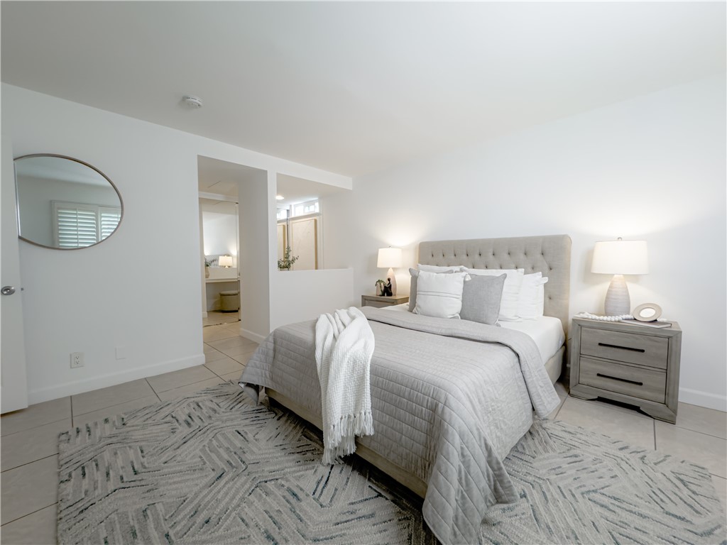 Detail Gallery Image 9 of 23 For 553 Sturgeon Dr, Costa Mesa,  CA 92626 - 5 Beds | 2 Baths