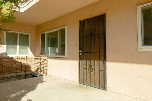 919 E La Palma Drive, Inglewood CA: https://media.crmls.org/medias/9d467ea6-b909-4b90-90a2-f04529566bde.jpg