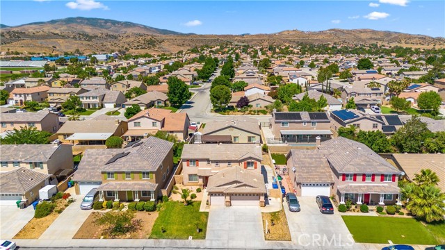 39243 Nicole Drive, Palmdale CA: https://media.crmls.org/medias/9d46a548-ad66-40f7-aaf4-bb94076adb7c.jpg