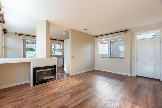 Detail Gallery Image 7 of 42 For 27807 Crown Court Cir #3,  Valencia,  CA 91354 - 3 Beds | 2/1 Baths