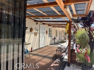 https://media.crmls.org/medias/9d47516f-4ca1-40d5-a28f-cc56289b4405.jpg?preset=X-Large