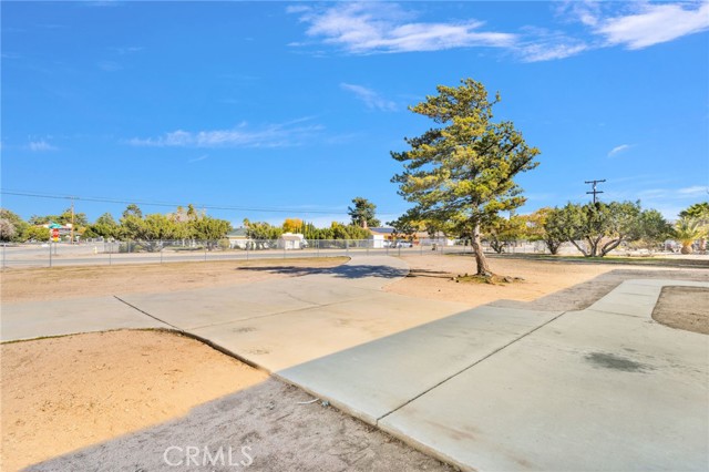 Detail Gallery Image 6 of 40 For 16757 Danbury, Hesperia,  CA 92345 - 3 Beds | 2 Baths