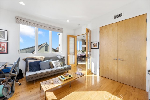 Detail Gallery Image 33 of 67 For 308 17th St, Manhattan Beach,  CA 90266 - 4 Beds | 3/1 Baths