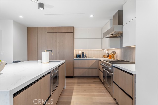 Detail Gallery Image 7 of 30 For 2369 Jupiter Dr, Los Angeles,  CA 90046 - 4 Beds | 4 Baths