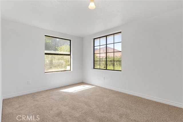 Detail Gallery Image 11 of 26 For 21037 Laguna Rd, Apple Valley,  CA 92308 - 3 Beds | 2 Baths