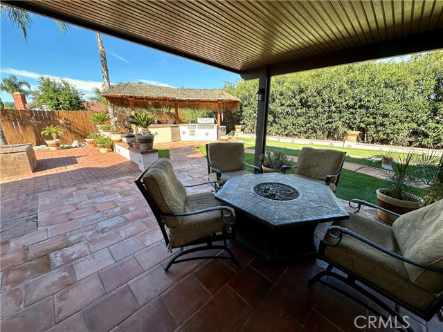 Detail Gallery Image 11 of 50 For 23856 Outrigger, Canyon Lake,  CA 92587 - 3 Beds | 2 Baths