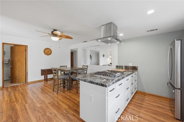 Detail Gallery Image 13 of 31 For 217 N Hemet, Hemet,  CA 92544 - 3 Beds | 2 Baths