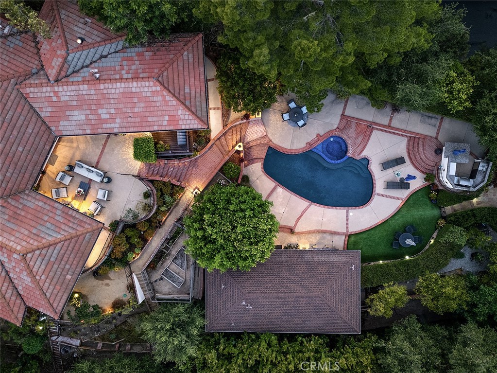 https://media.crmls.org/medias/9d49e007-46bd-457e-b91b-85ffe026b63a.jpg?preset=X-Large