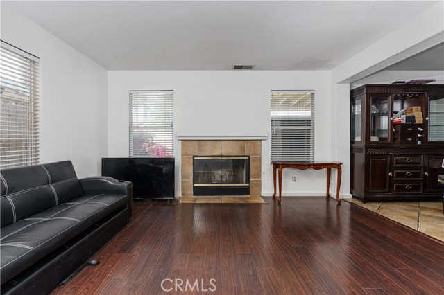 Detail Gallery Image 5 of 30 For 260 Mahogany, San Jacinto,  CA 92582 - 4 Beds | 2/1 Baths