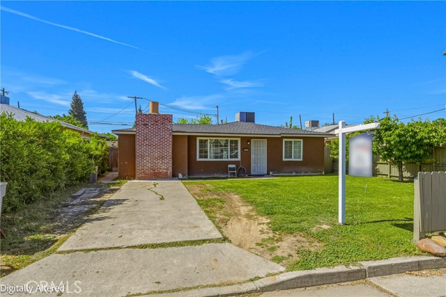 Detail Gallery Image 6 of 39 For 1054 W 24th, Merced,  CA 95340 - 3 Beds | 1 Baths