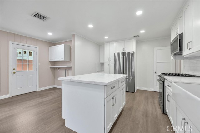Detail Gallery Image 11 of 38 For 7128 Farmland, Pico Rivera,  CA 90660 - 3 Beds | 2 Baths