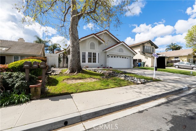 5462 Butterfield Street photo 3