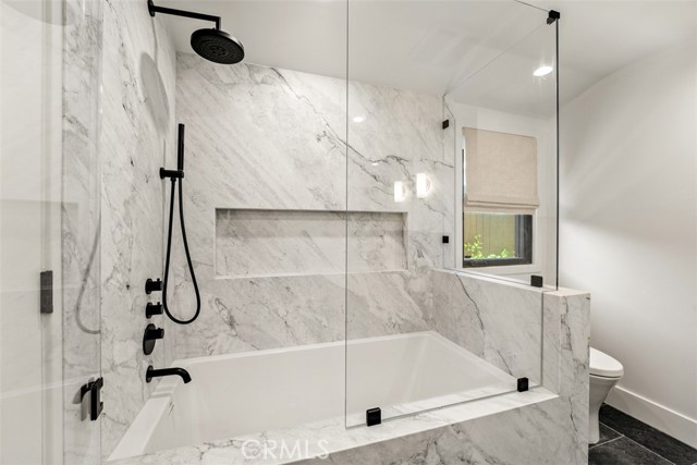 Detail Gallery Image 16 of 30 For 709 Emerald Bay, Laguna Beach,  CA 92651 - 3 Beds | 3 Baths