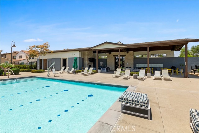2777 E Bordeaux Drive, Ontario CA: https://media.crmls.org/medias/9d4b85a5-7e52-4358-a0ab-7455981246be.jpg