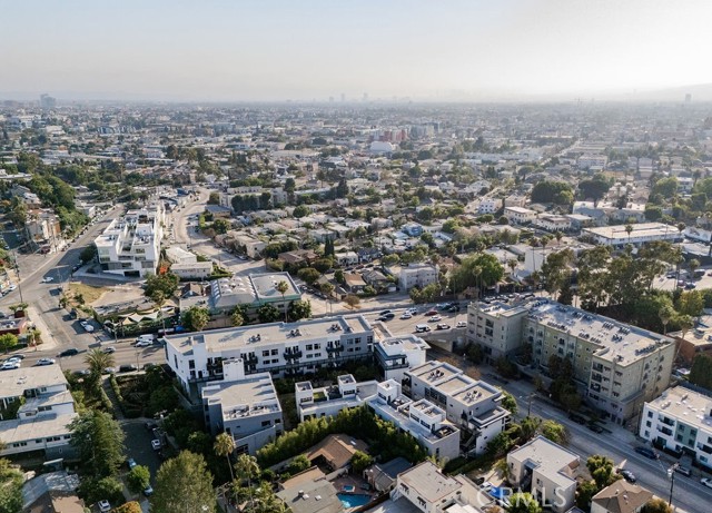 4111 W Sunset Boulevard, Los Angeles CA: https://media.crmls.org/medias/9d4ca300-a8eb-4c19-a29f-b53dacafe47b.jpg