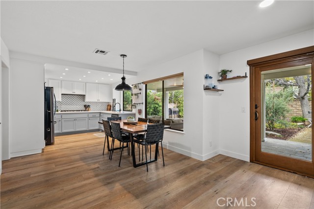 Detail Gallery Image 15 of 47 For 25842 Vaquero Ct, Valencia,  CA 91355 - 4 Beds | 3 Baths