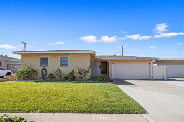 Detail Gallery Image 3 of 37 For 764 N Russell Dr, Orange,  CA 92867 - 3 Beds | 2 Baths