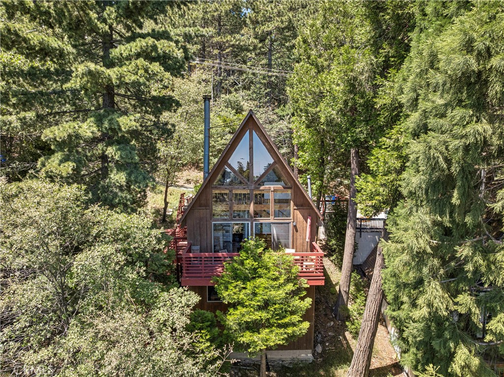 https://media.crmls.org/medias/9d4d8928-be0f-480d-9970-290c7237cb9b.jpg?preset=X-Large