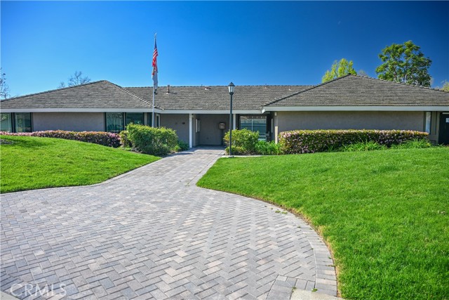 40 Tangerine, Irvine CA: https://media.crmls.org/medias/9d4dd8f1-45ff-472b-ac16-525de9170bcd.jpg