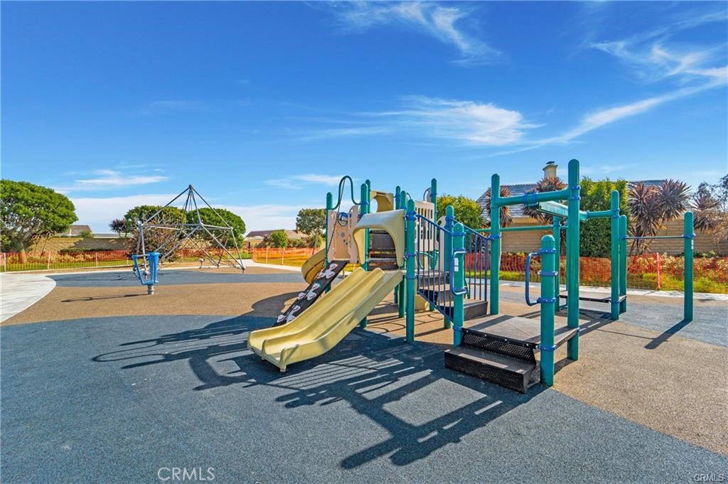 MLS #OC25247092 image #17