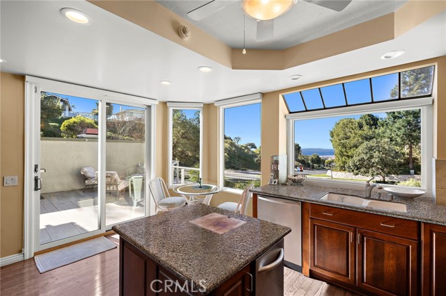 Detail Gallery Image 6 of 51 For 25 Lucerne St, Newport Beach,  CA 92660 - 3 Beds | 2/1 Baths