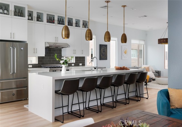 15 Ebb Tide Circle, Newport Beach CA: https://media.crmls.org/medias/9d5035a7-6f79-4e28-a9a2-7962e618d6b2.jpg