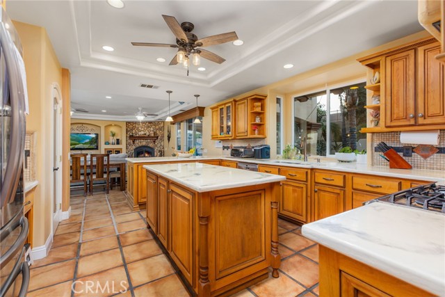 Detail Gallery Image 15 of 69 For 22088 Mustang Ct, Canyon Lake,  CA 92587 - 5 Beds | 4 Baths