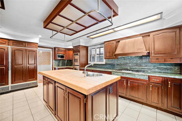 Detail Gallery Image 13 of 56 For 1851 Pitcairn, Costa Mesa,  CA 92626 - 4 Beds | 4 Baths