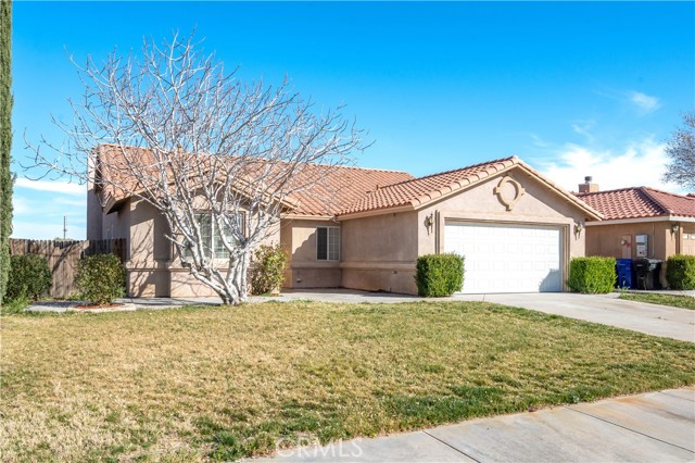 Detail Gallery Image 2 of 41 For 13229 Great Falls, Victorville,  CA 92395 - 3 Beds | 2 Baths