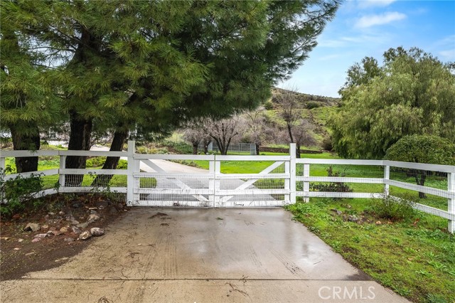 31041 Lobo Canyon Road photo 3