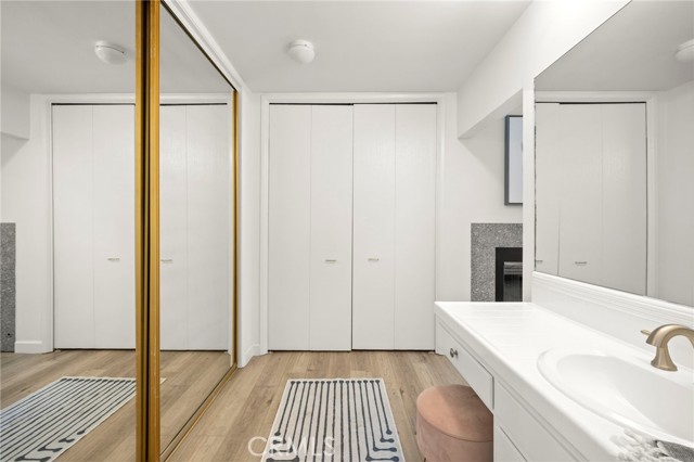 4135 Picasso Avenue, Woodland Hills CA: https://media.crmls.org/medias/9d532386-61b9-4632-b557-d0ab417cb67f.jpg