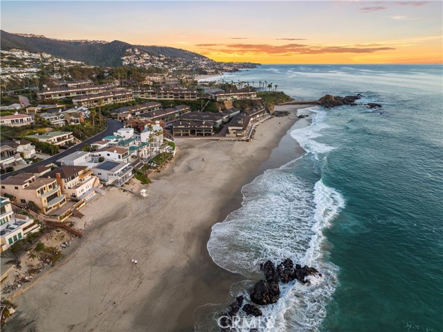 Detail Gallery Image 1 of 34 For 20 Blue Lagoon, Laguna Beach,  CA 92651 - 3 Beds | 3 Baths